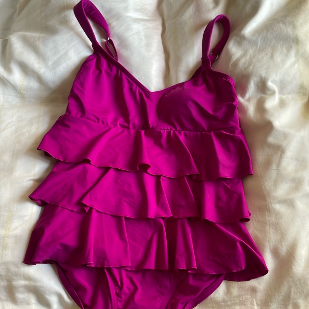Land’s End Ruffle Bathing Suit Sz 8